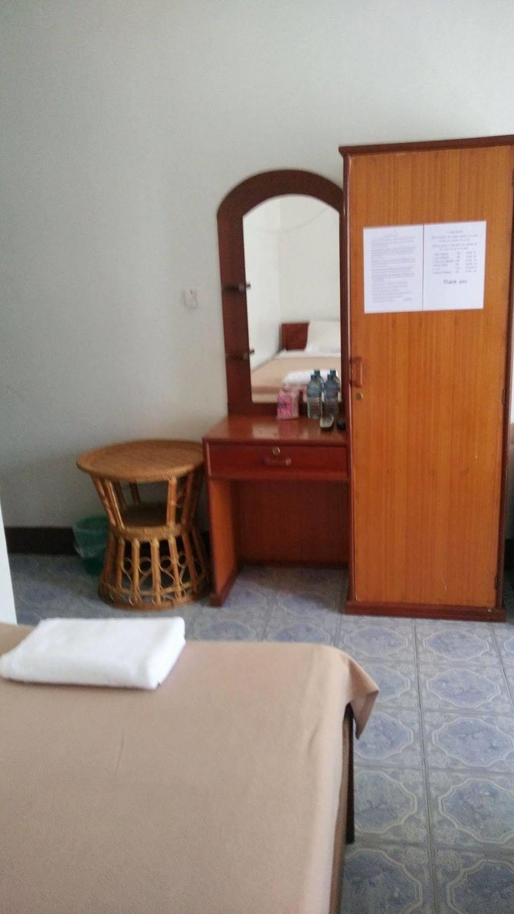 Chanthasom Guesthouse Ban Nongdouang Exterior foto
